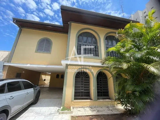 Sobrado com 300m² 5 quartos e 3 banheiros, à venda, no bairro Santa Luzia em Taubaté