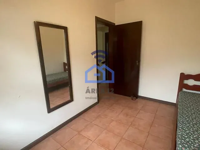 Sobrado 3 quartos e 2 banheiros, à venda, no bairro Martim de Sá em Caraguatatuba