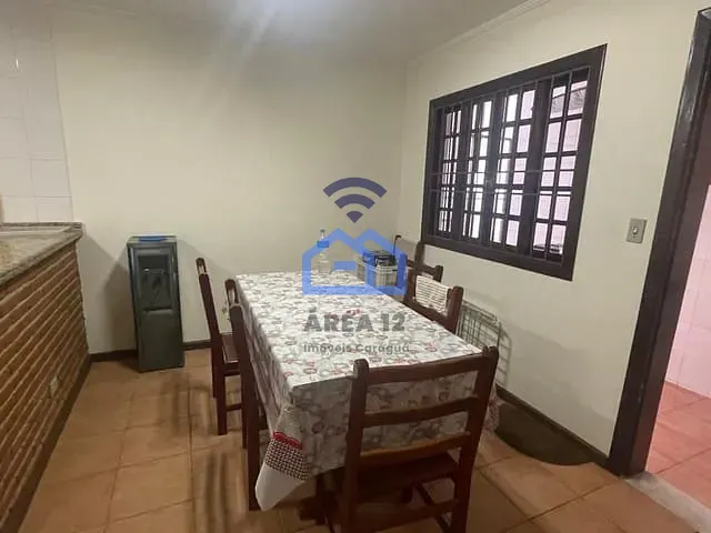 Sobrado 3 quartos e 2 banheiros, à venda, no bairro Martim de Sá em Caraguatatuba