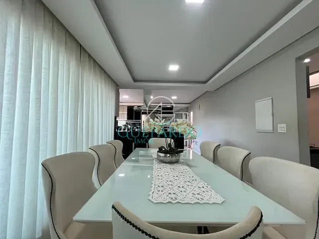 Sobrado com 330m² 3 quartos e 4 banheiros, à venda, no bairro Operária em Londrina