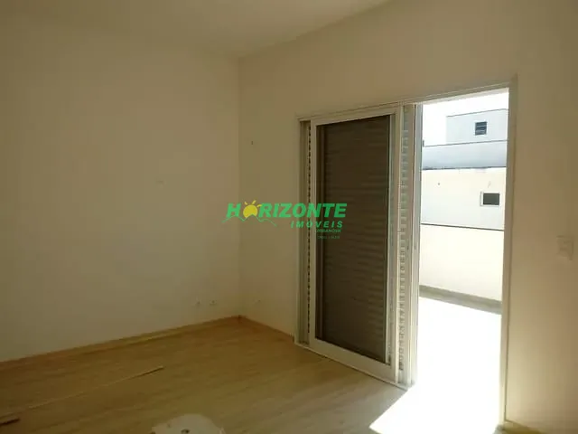 Sobrado com 250m² 3 quartos e 4 banheiros, para alugar, no bairro Urbanova em São José dos Campos