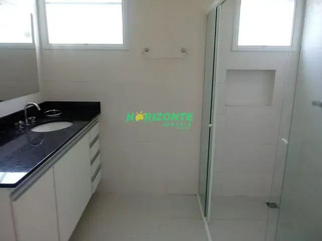 Sobrado com 250m² 3 quartos e 4 banheiros, para alugar, no bairro Urbanova em São José dos Campos