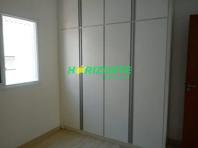 Sobrado com 250m² 3 quartos e 4 banheiros, para alugar, no bairro Urbanova em São José dos Campos