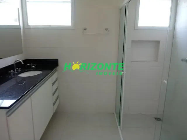 Sobrado com 250m² 3 quartos e 4 banheiros, para alugar, no bairro Urbanova em São José dos Campos