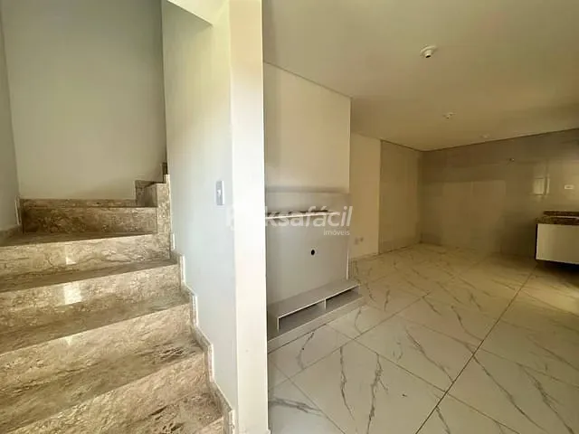 Sobrado 2 quartos e 3 banheiros, à venda, no bairro Monte Castelo em Campo Grande