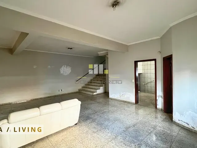 Sobrado com 476m² 5 quartos e 3 banheiros, à venda, no bairro Jardim Macarenko em Sumaré