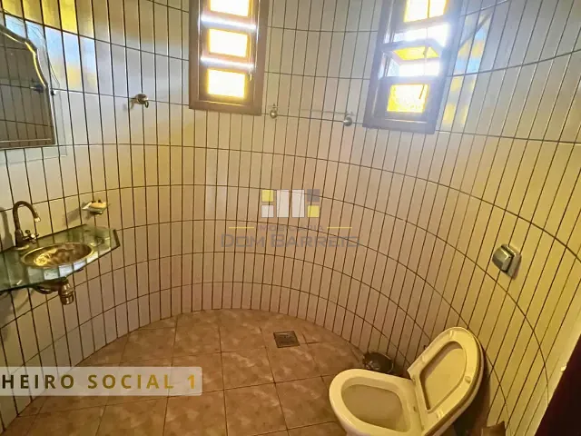 Sobrado com 476m² 5 quartos e 3 banheiros, à venda, no bairro Jardim Macarenko em Sumaré