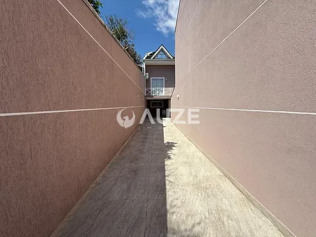 Sobrado com 163m² 4 quartos e 2 banheiros, à venda, no bairro Aristocrata em São José Dos Pinhais