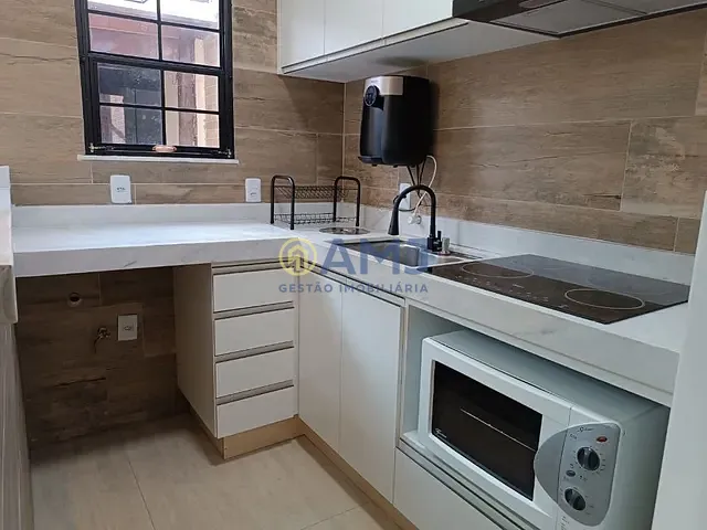 Sobrado com 191m² 2 quartos e 2 banheiros, para alugar, no bairro Residencial Flórida em Goiânia