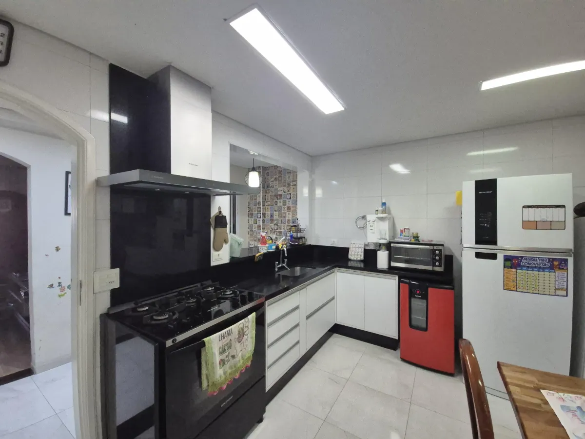 Sobrado para venda em Vila Tolstoi com 2 quartos, sendo 1 suíte, 180m²