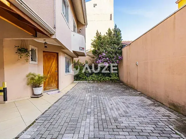 Sobrado com 152m² 3 quartos e 3 banheiros, à venda, no bairro Capão da Imbuia em Curitiba