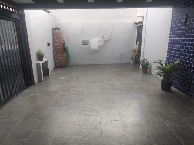 Foto do Sobrado - SOBRADO COM 3 DORMITÓRIOS A VENDA NO JARDIM INDEPENDÊNCIA. 3 VAGAS DE GARAGEM E PORTÃO AUTOMÁTICO. RUA SUPER TRANQUILA. | Sanches Imobiliária VIP