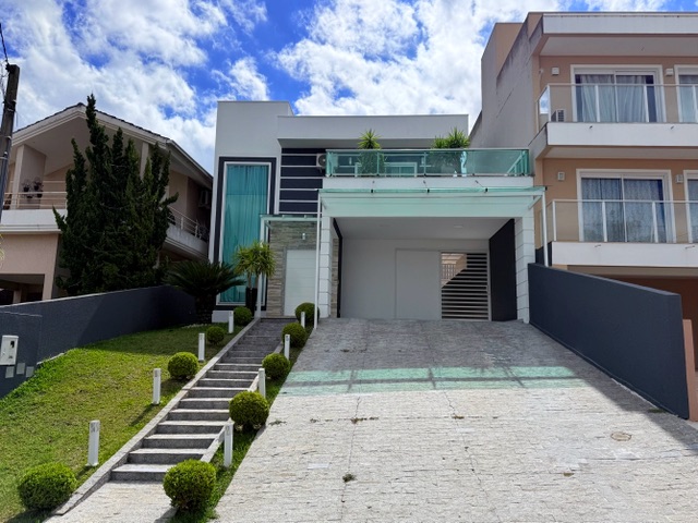 Sobrado Alto Padrão com 3 dormitórios para alugar, 380 m² - Oficinas - Ponta Grossa/PR