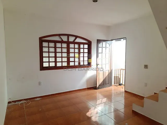 Sobrado 2 quartos e 2 banheiros, para alugar, no bairro Parque Residencial Florença em Sumaré