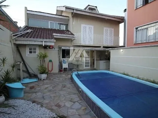 Sobrado com 350m² 3 quartos e 3 banheiros, à venda, no bairro Centro em Ponta Grossa