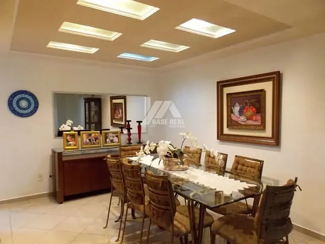 Sobrado com 350m² 3 quartos e 3 banheiros, à venda, no bairro Centro em Ponta Grossa
