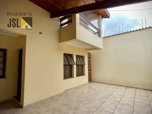 Sobrado com 280m² 3 quartos e 3 banheiros, à venda, no bairro Vila Naly em Caçapava