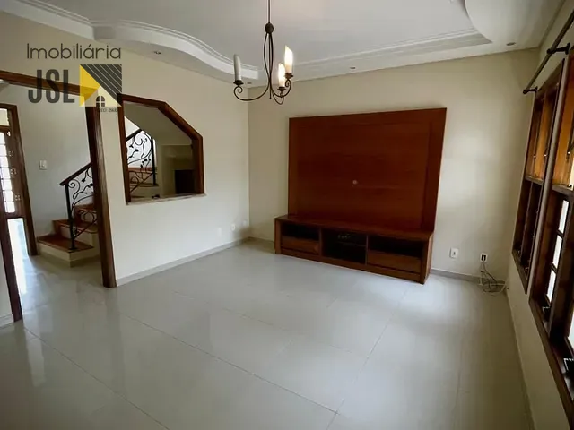 Sobrado com 280m² 3 quartos e 3 banheiros, à venda, no bairro Vila Naly em Caçapava