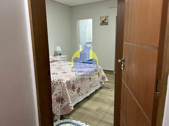 Sobrado com 250m² 4 quartos e 2 banheiros, à venda, no bairro Jardim Tupã em Barueri