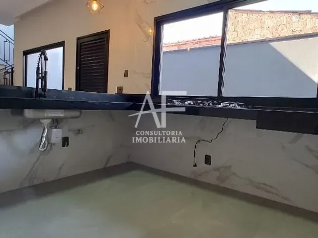 Sobrado com 200m² 3 quartos e 2 banheiros, à venda, no bairro Chácara do Visconde em Taubaté
