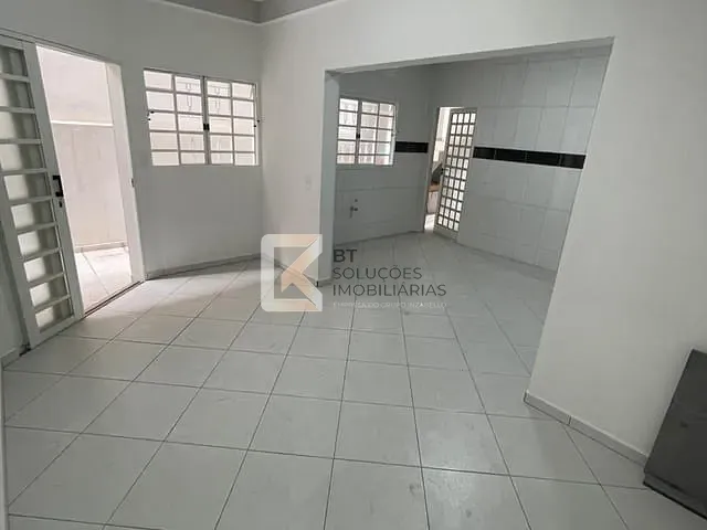 Sobrado com 130m² 4 quartos e 2 banheiros, à venda, no bairro Jardim Hubert em Indaiatuba