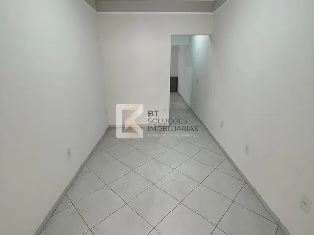 Sobrado com 130m² 4 quartos e 2 banheiros, à venda, no bairro Jardim Hubert em Indaiatuba
