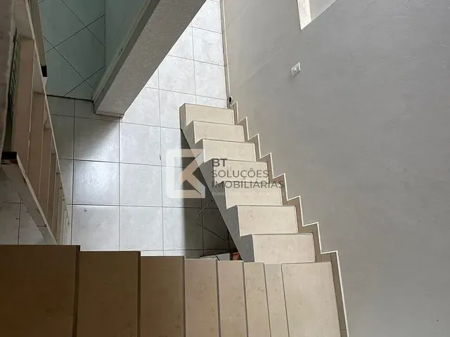 Sobrado com 130m² 4 quartos e 2 banheiros, à venda, no bairro Jardim Hubert em Indaiatuba
