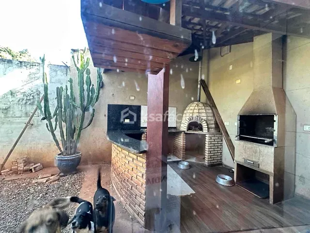 Sobrado com 400m² 6 quartos e 4 banheiros, à venda, no bairro Cohafama em Campo Grande