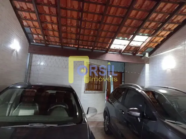 Sobrado com 250m² 3 quartos e 2 banheiros, à venda, no bairro Vila Suissa em Mogi das Cruzes