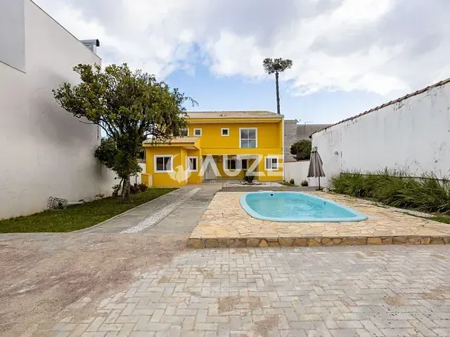 Sobrado com 265m² 2 quartos e 3 banheiros, à venda, no bairro Fanny em Curitiba