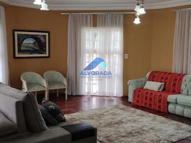 Sobrado com 375m² 4 quartos e 1 banheiro, à venda, no bairro Vila Zezé em Jacareí