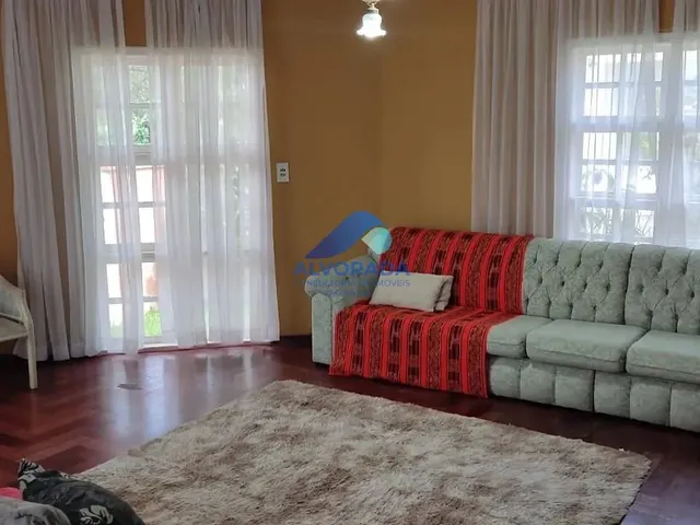Sobrado com 375m² 4 quartos e 1 banheiro, à venda, no bairro Vila Zezé em Jacareí