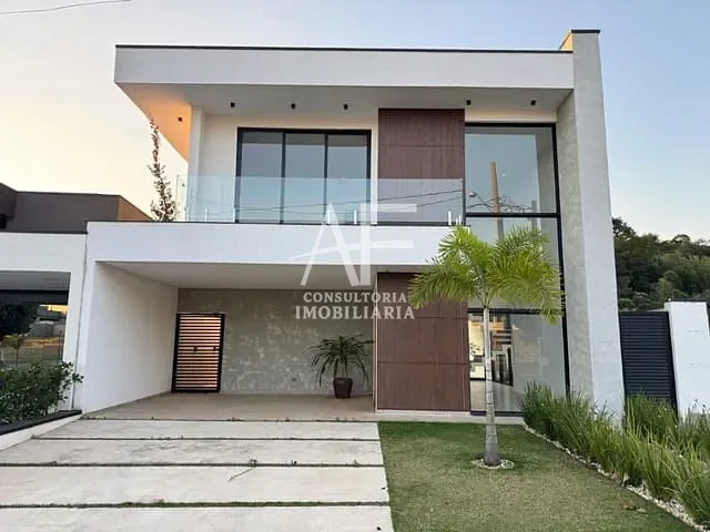 Sobrado com 304m² 3 quartos e 5 banheiros, à venda, no bairro Itapecerica em Taubaté