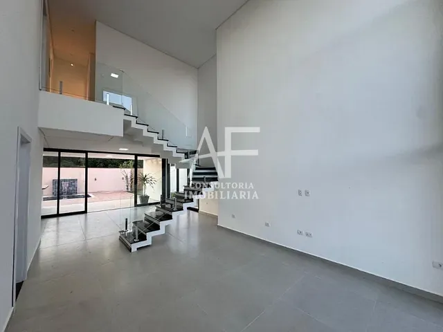Sobrado com 304m² 3 quartos e 5 banheiros, à venda, no bairro Itapecerica em Taubaté