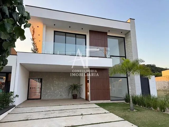 Sobrado com 304m² 3 quartos e 5 banheiros, à venda, no bairro Itapecerica em Taubaté