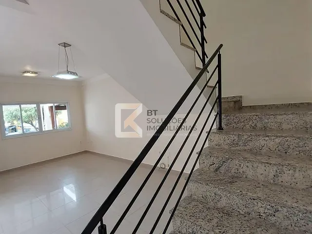 Sobrado com 165m² 3 quartos e 3 banheiros, à venda, no bairro Parque Residencial Indaiá em Indaiatuba