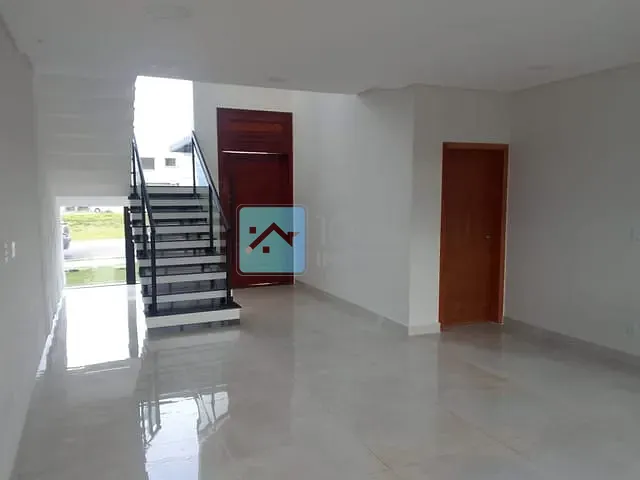 Sobrado com 275m² 4 quartos e 3 banheiros, à venda, no bairro Condomínio Residencial Floresta em São José dos Campos