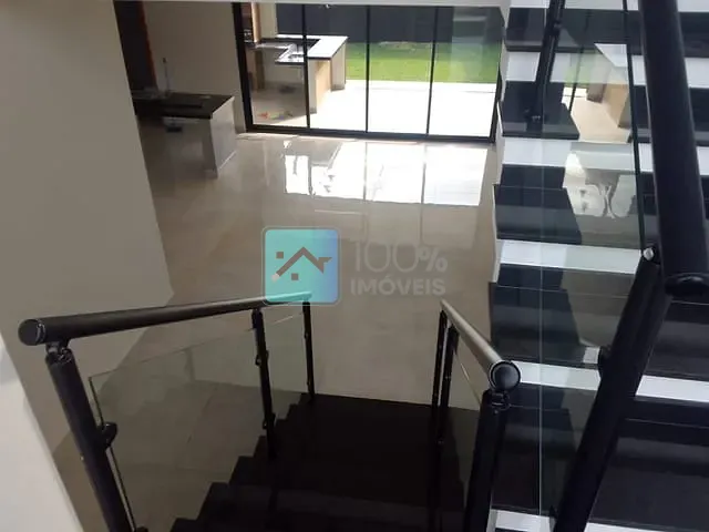Sobrado com 275m² 4 quartos e 3 banheiros, à venda, no bairro Condomínio Residencial Floresta em São José dos Campos