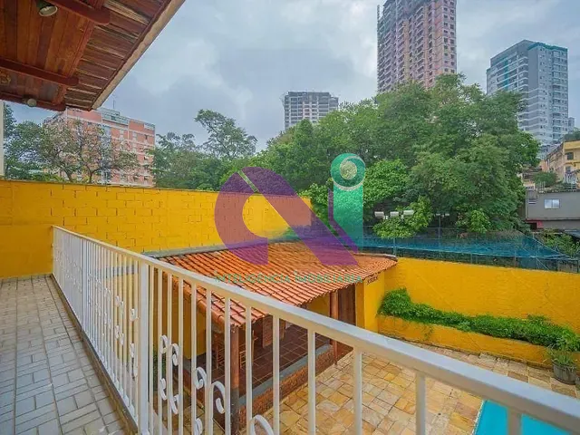 Sobrado com 473m² 5 quartos e 5 banheiros, à venda, no bairro Vila Yara em Osasco