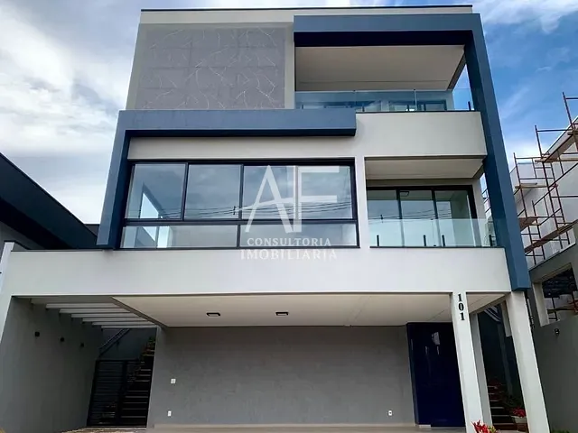 Sobrado com 315m² 3 quartos e 3 banheiros, à venda, no bairro Itapecerica em Taubaté