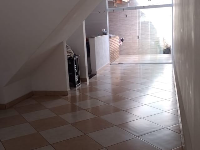 Sobrado 3 quartos e 5 banheiros, à venda, no bairro Vila Santa Terezinha (Zona Norte) em São Paulo
