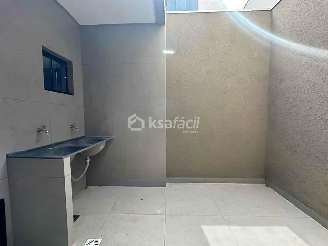 Sobrado com 120m² 3 quartos e 3 banheiros, à venda, no bairro Monte Castelo em Campo Grande