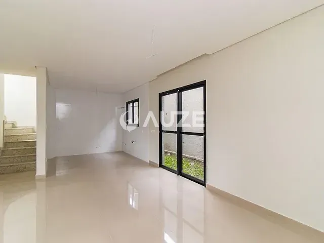 Sobrado com 114m² 3 quartos e 3 banheiros, à venda, no bairro Boqueirão em Curitiba