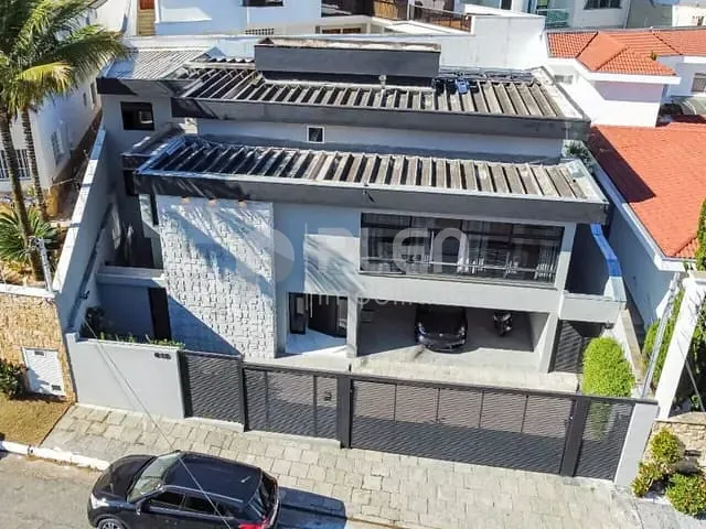 Sobrado com 400m² 5 quartos e 6 banheiros, à venda, no bairro Jardim Franca em São Paulo