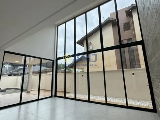 Sobrado com 406m² 5 quartos e 5 banheiros, à venda, no bairro Jardins Madri em Goiânia