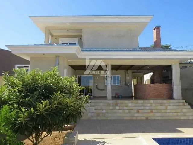 Sobrado com 462m², à venda, no bairro Ronda em Ponta Grossa