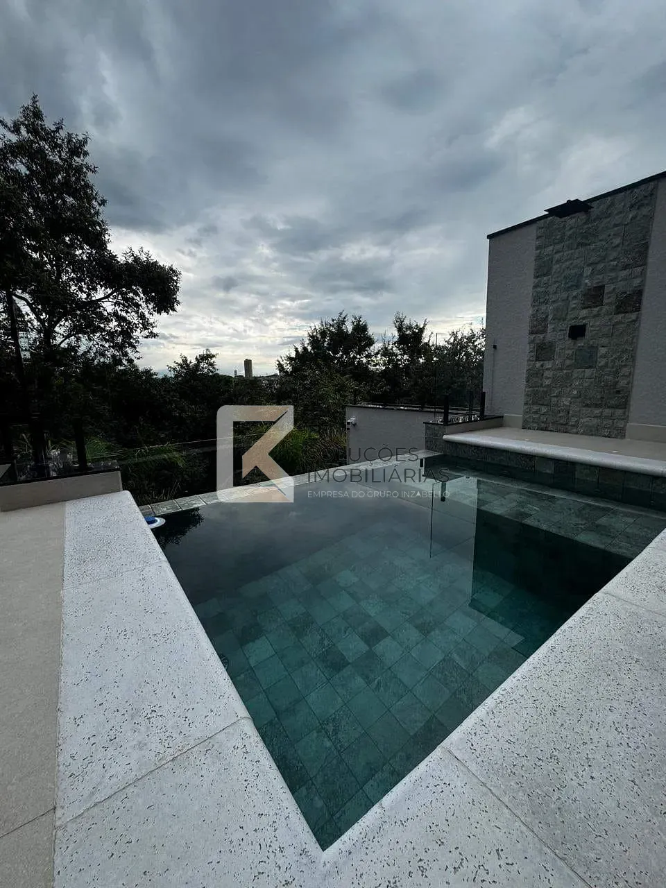 Sobrado, 3 quartos, 215 m² - Foto 1