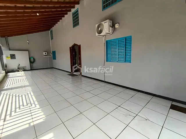Sobrado com 360m² 5 quartos e 4 banheiros, à venda, no bairro Cohafama em Campo Grande
