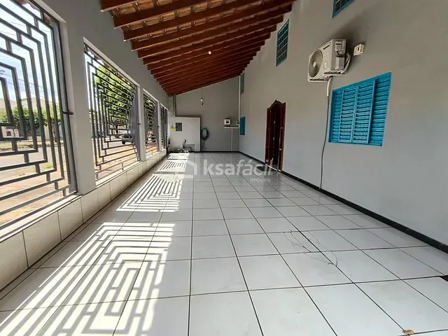 Sobrado com 360m² 5 quartos e 4 banheiros, à venda, no bairro Cohafama em Campo Grande