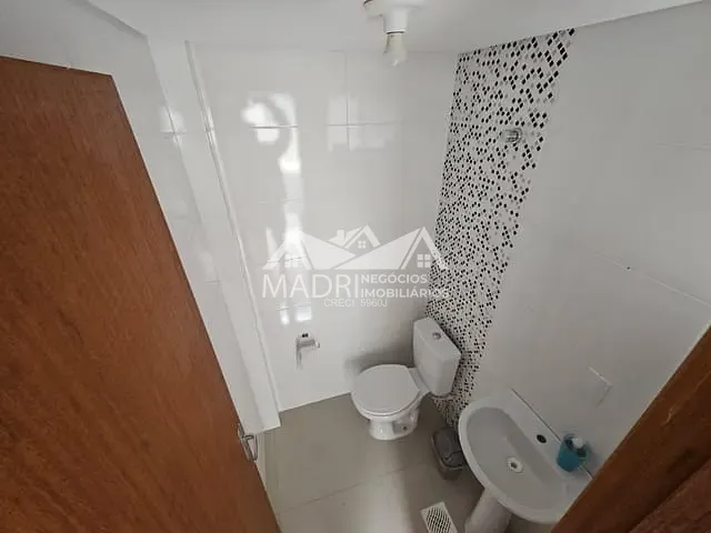 Sobrado 2 quartos e 2 banheiros, à venda, no bairro Bela Vista em Palhoça